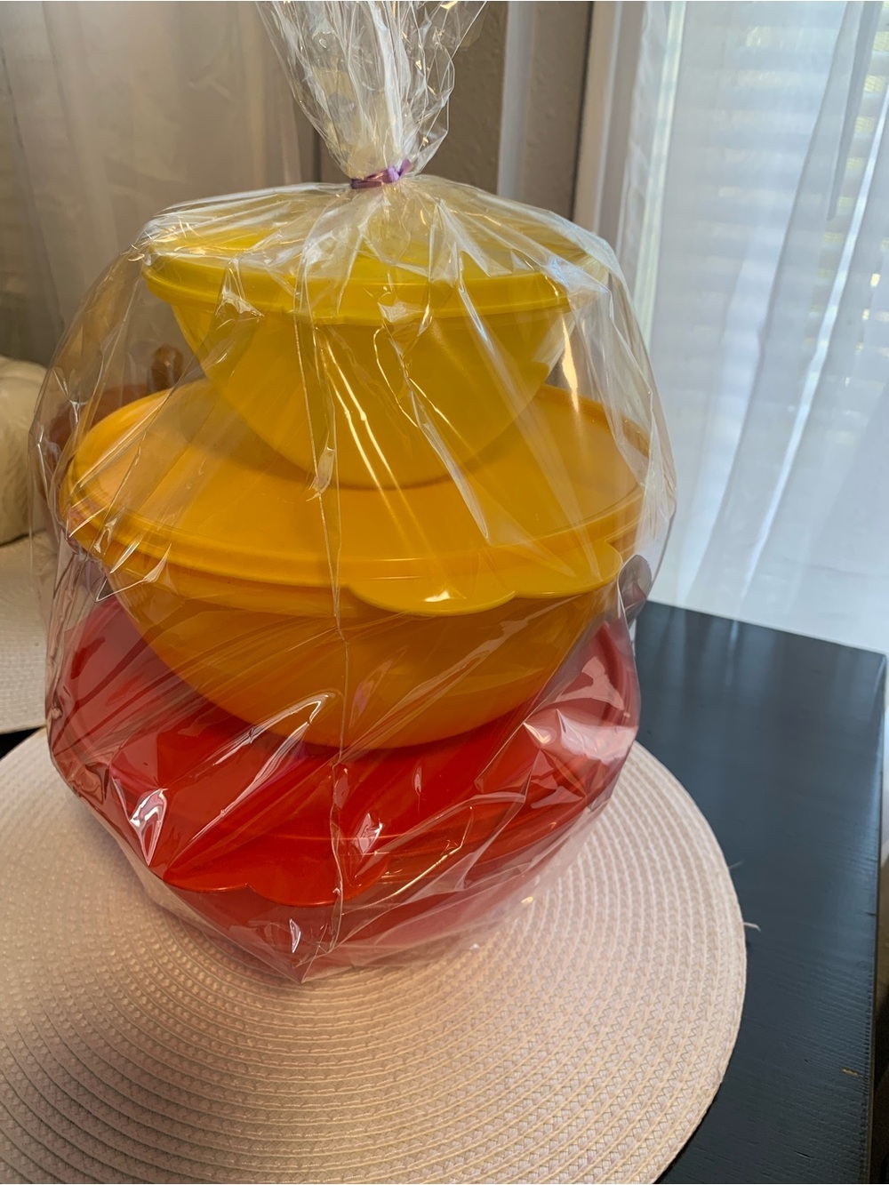 💛❤️Tupperware Yellow and Orange Nesting Bowl Set with Lids 💛❤️ - Picture 3 of 3